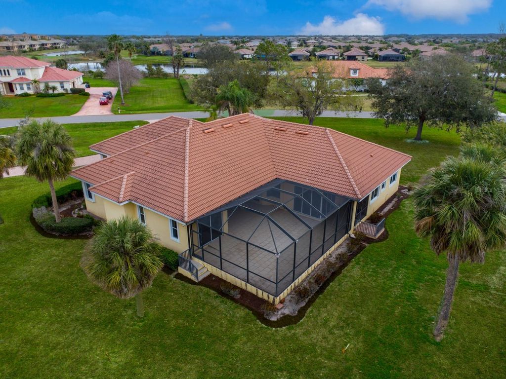 Image 52 of property listing at 6197 9TH AVENUE CIRCLE NE, Bradenton, FL 34212