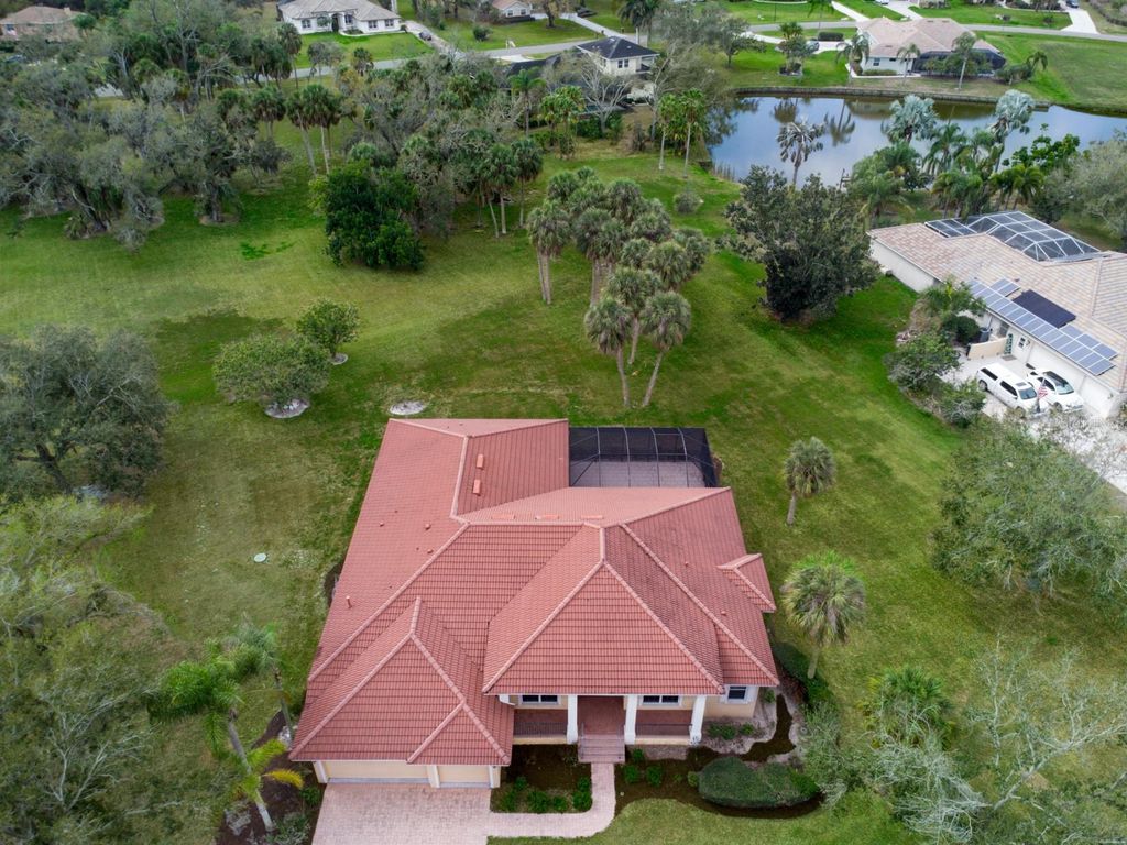Image 54 of property listing at 6197 9TH AVENUE CIRCLE NE, Bradenton, FL 34212
