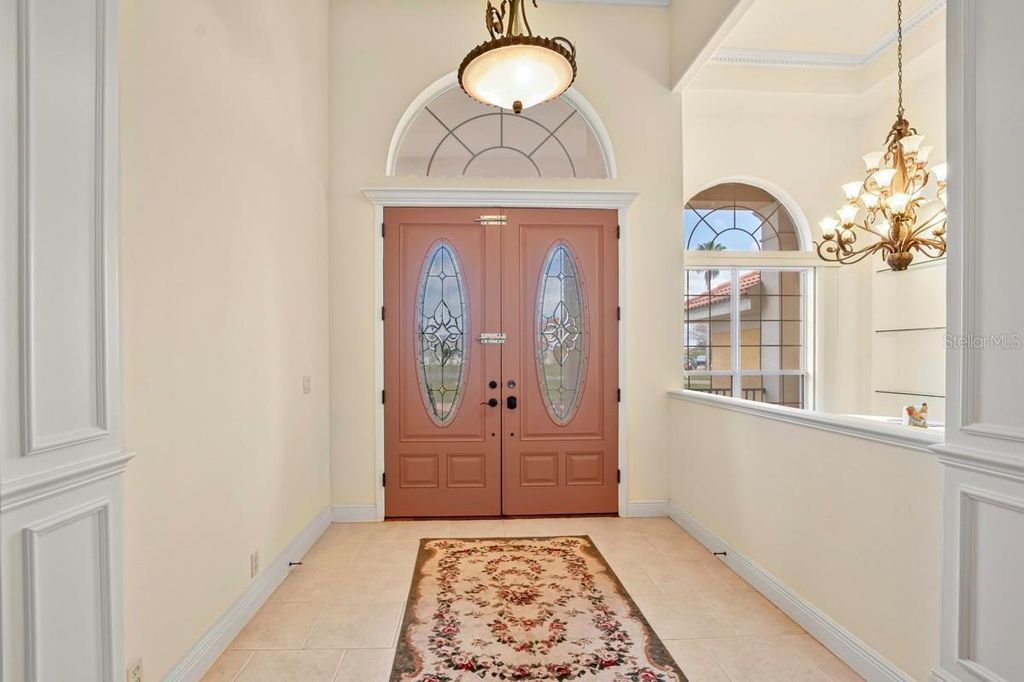 Image 7 of property listing at 6197 9TH AVENUE CIRCLE NE, Bradenton, FL 34212