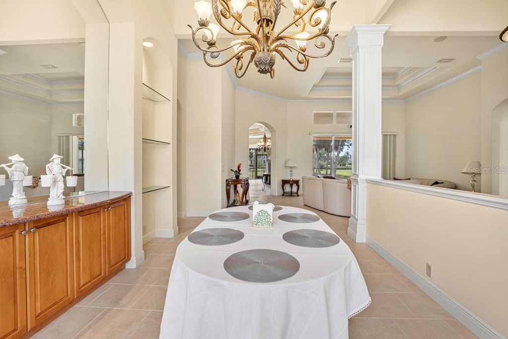Image 10 of property listing at 6197 9TH AVENUE CIRCLE NE, Bradenton, FL 34212