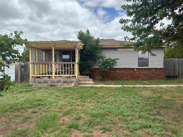 307 W Shields St, Fletcher, OK 73541