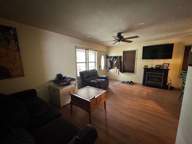 307 W Shields St, Fletcher, OK 73541
