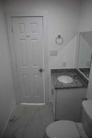 339 Connecticut A, Houston, TX 77029