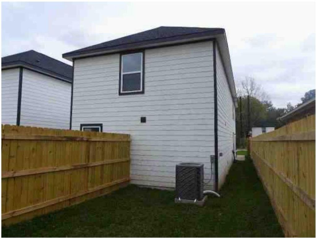 339 Connecticut A, Houston, TX 77029