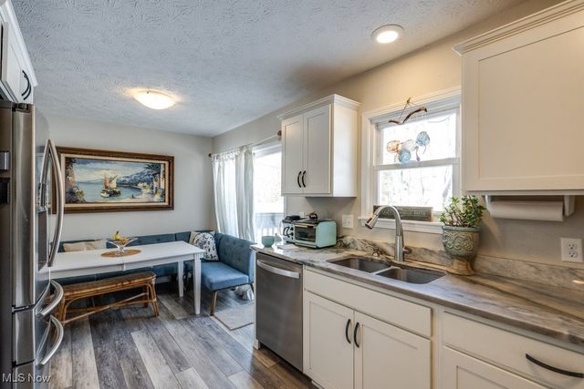 5381 Robinhood Drive, Willoughby, OH 44094