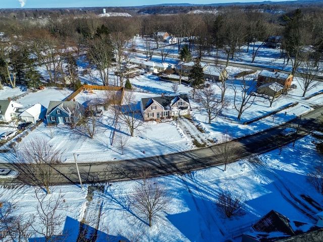 5381 Robinhood Drive, Willoughby, OH 44094