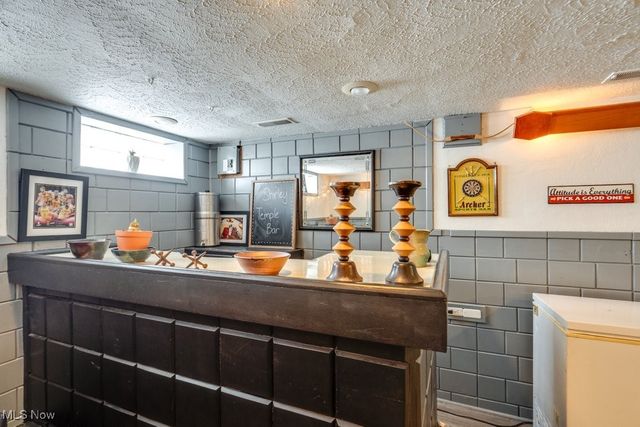 5381 Robinhood Drive, Willoughby, OH 44094