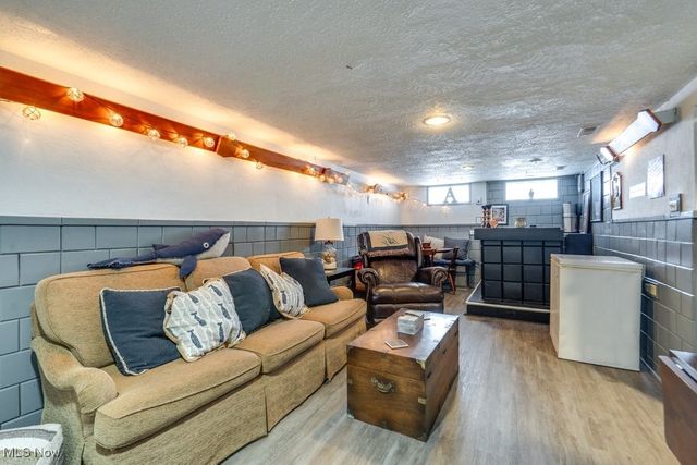 5381 Robinhood Drive, Willoughby, OH 44094