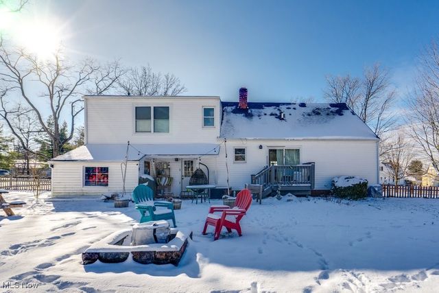 5381 Robinhood Drive, Willoughby, OH 44094