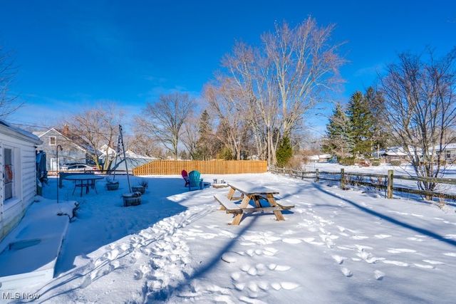 5381 Robinhood Drive, Willoughby, OH 44094