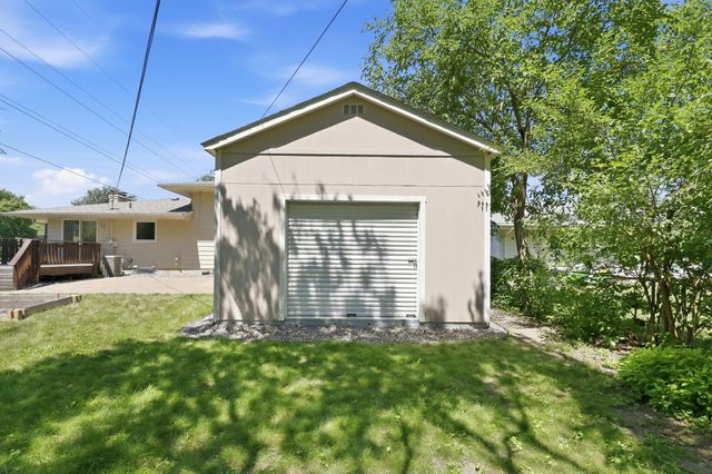 2919 64th Avenue N, Brooklyn Center, MN 55430