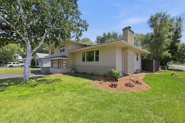 2919 64th Avenue N, Brooklyn Center, MN 55430