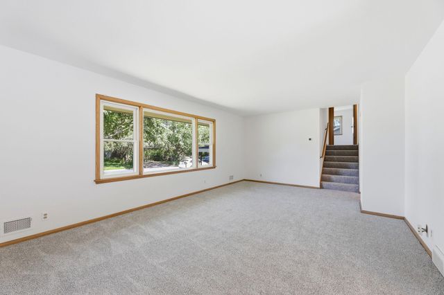 2919 64th Avenue N, Brooklyn Center, MN 55430