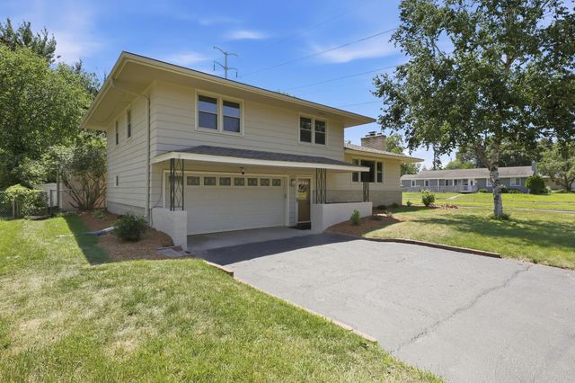 2919 64th Avenue N, Brooklyn Center, MN 55430