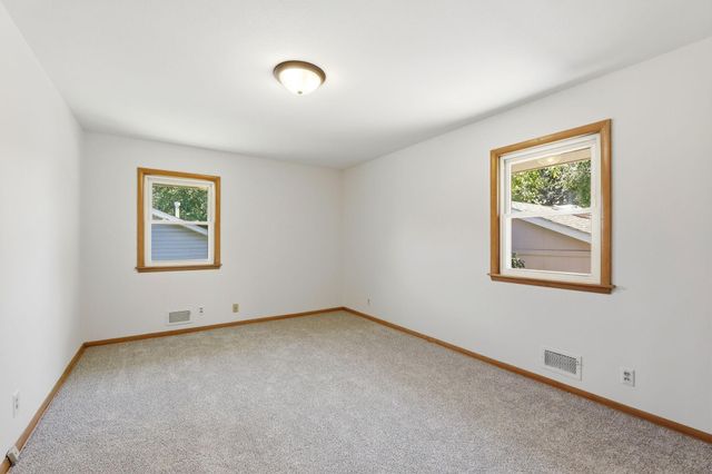 2919 64th Avenue N, Brooklyn Center, MN 55430