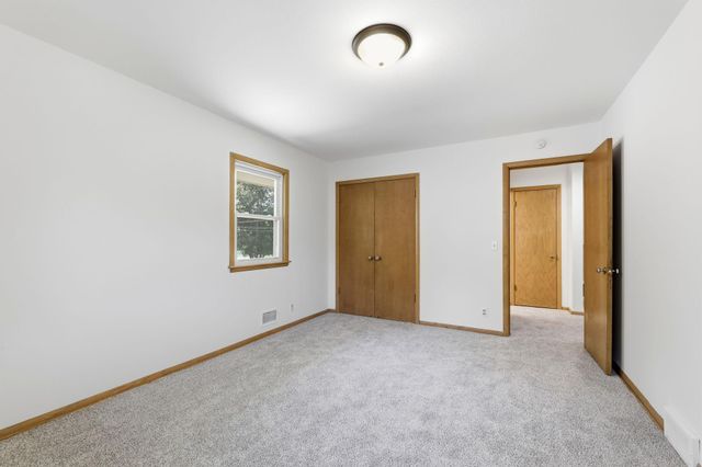 2919 64th Avenue N, Brooklyn Center, MN 55430