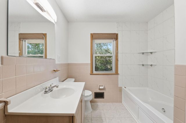 2919 64th Avenue N, Brooklyn Center, MN 55430