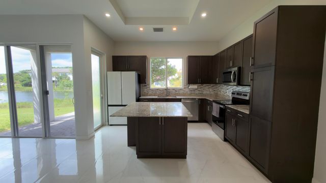 761 PIONEER Way, Royal Palm Beach, FL 33411