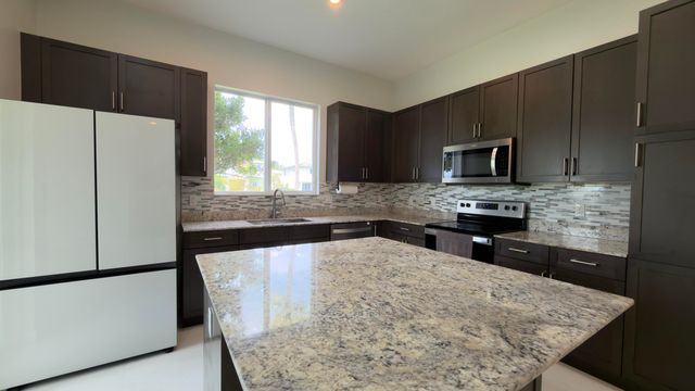 761 PIONEER Way, Royal Palm Beach, FL 33411