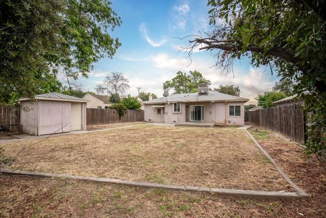524 W Vassar, Fresno, CA 93705
