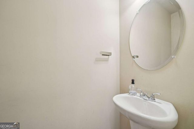 1519 Creek Bend Lane, Lawrenceville, GA 30043