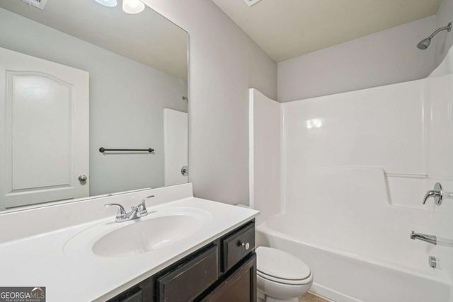 1519 Creek Bend Lane, Lawrenceville, GA 30043