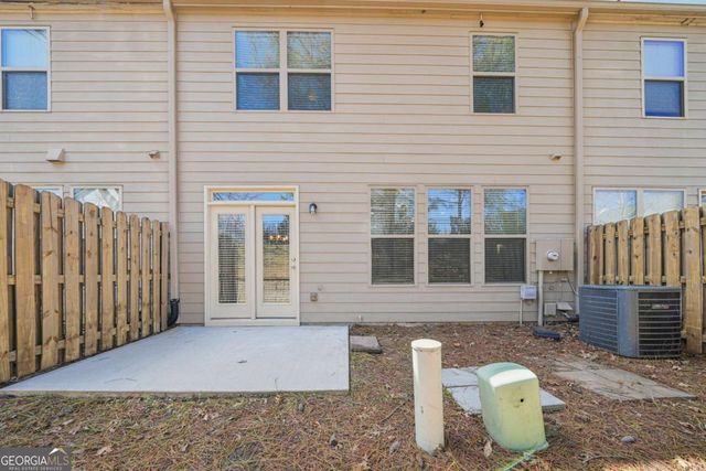 1519 Creek Bend Lane, Lawrenceville, GA 30043