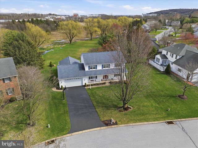 105 PARK PL, Landisville, PA 17538
