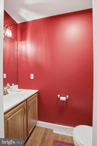 105 PARK PL, Landisville, PA 17538