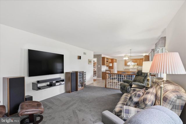 105 PARK PL, Landisville, PA 17538