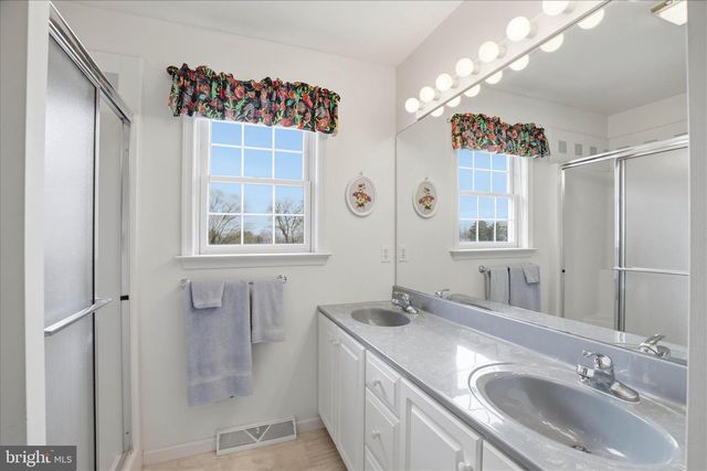 105 PARK PL, Landisville, PA 17538