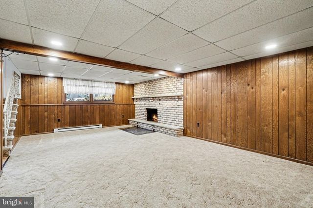 5 ANKAJAM DR, Duncannon, PA 17020