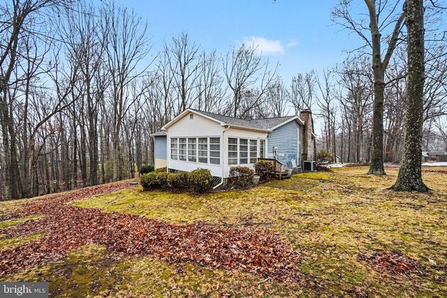 5 ANKAJAM DR, Duncannon, PA 17020