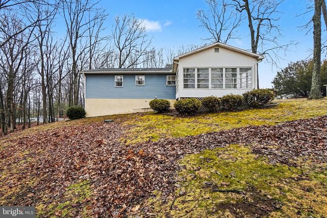 5 ANKAJAM DR, Duncannon, PA 17020