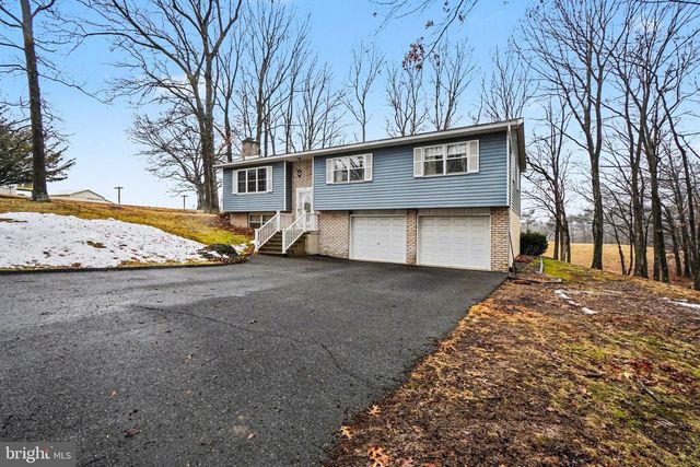 5 ANKAJAM DR, Duncannon, PA 17020