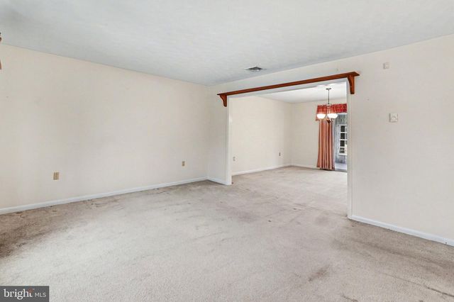 5 ANKAJAM DR, Duncannon, PA 17020