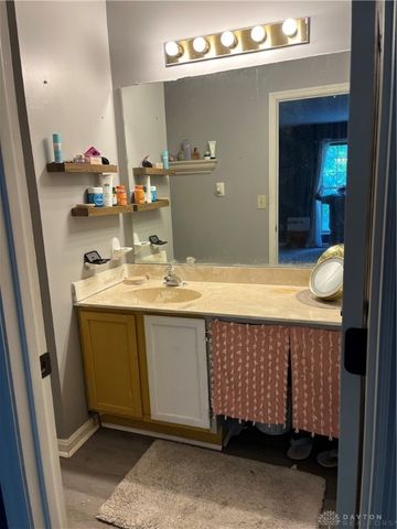 8454 Mcewen Road, Dayton, OH 45458