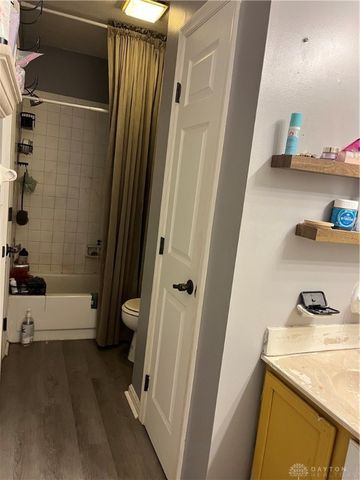 8454 Mcewen Road, Dayton, OH 45458