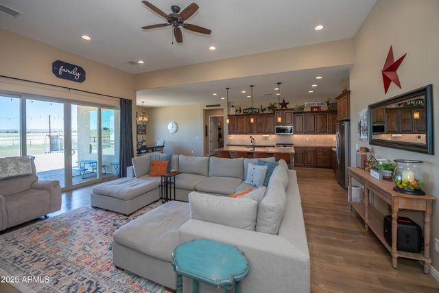 6850 E WADE Lane, Prescott Valley, AZ 86315