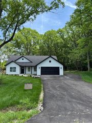 6675 Bethelville Drive, New Carlisle, OH 45344