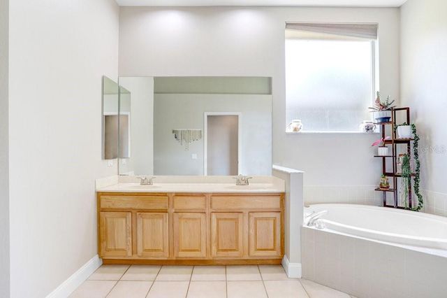 5326 TWIN CREEKS DRIVE, Valrico, FL 33596