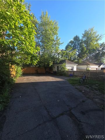 32 Lasalle Avenue, Tonawanda, NY 14217