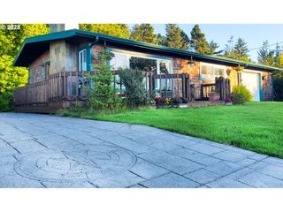 435 S CRESTLINE Dr, Waldport, OR 97394
