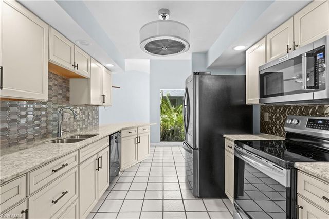 7305 Constitution CIR, Fort Myers, FL 33967