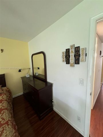 221 Kent M 221, West Palm Beach, FL 33417