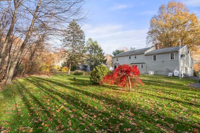 25 Briar Dr, Milford, MA 01757