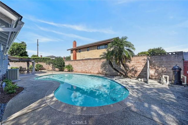 1630 E Edgecomb, Covina, CA 91724