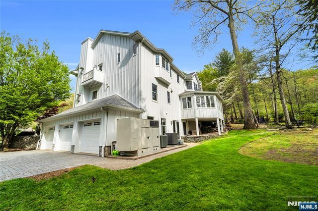 200 Wood Turtle Run, Norwood, NJ 07648