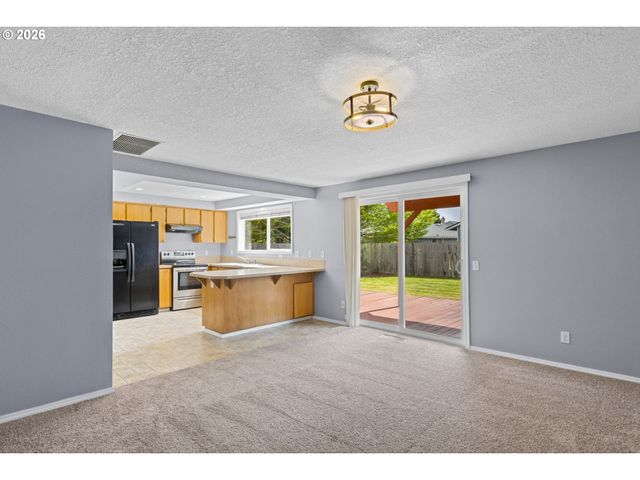 21558 Sw LONGACRE St, Beaverton, OR 97003