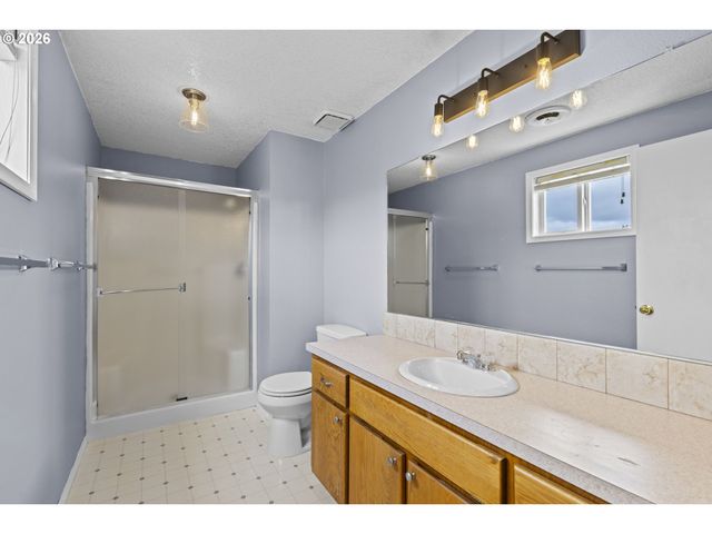 21558 Sw LONGACRE St, Beaverton, OR 97003